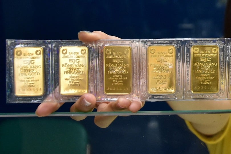 Trên thị trường quốc tế, giá vàng hiện giao dịch quanh 5.082 USD/ounce, giảm hơn 90 USD/ounce so với phiên trước.    