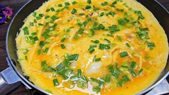 Nghiên cứu của Viện Ung thư Quốc gia Trung Quốc cho thấy, việc bổ sung khoảng 10g hành lá mỗi ngày có thể giúp giảm nguy cơ ung thư tuyến tiền liệt nhờ nhóm hợp chất allium.    