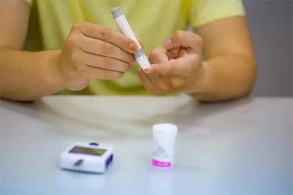 Việc chú ý đến những dấu hiệu này quan trọng hơn là chỉ tập trung vào cảm giác khát hay đi tiểu thường xuyên. 