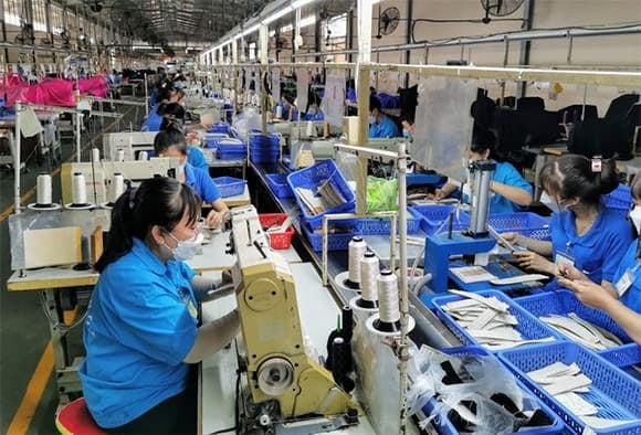 Không chỉ vậy, người học còn được hỗ trợ chi phí đi lại nếu địa điểm đào tạo cách xa nơi cư trú. 