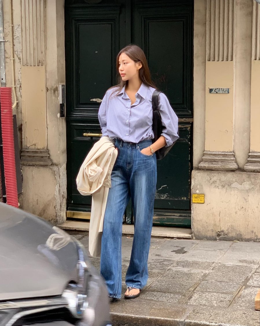 Phom áo có thể vừa vặn hoặc hơi rộng để tạo nét hiện đại.