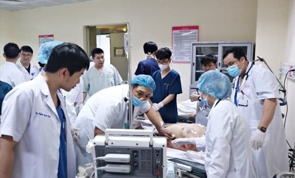 Nghiên cứu y học cho thấy toàn bộ cơ thể cóc – từ da, tuyến đến gan – đều chứa độc tố bufotoxin, loại chất không thể phá hủy bằng nhiệt độ cao, kể cả khi đun sôi 120°C trong nhiều giờ. 