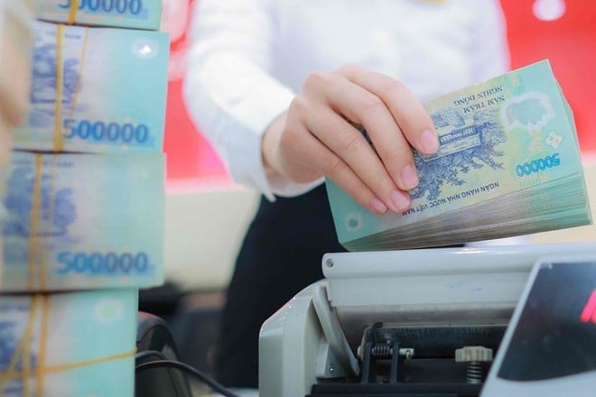 Theo dự thảo, có hai phương án tăng: Phương án một là tăng 4,5% và cộng thêm 200.000 đồng/tháng trên mức hưởng của tháng 6/2026; phương án hai là tăng 8% trên mức hưởng lương hưu, trợ cấp BHXH và trợ cấp hàng tháng.    