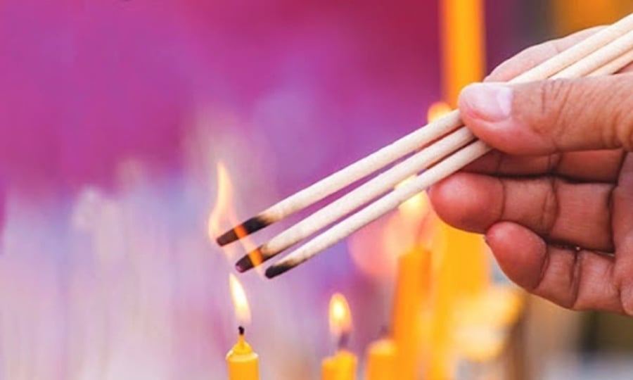 Ngày mùng 1 mang ý nghĩa khởi đầu, vì vậy nhiều người lựa chọn đi lễ chùa để cầu mong sức khỏe, bình an và thuận lợi cho tháng mới.