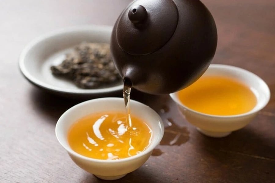 Theo nghiên cứu của Tổ chức Y tế Thế giới, uống nước quá nóng trong thời gian dài có thể làm tăng nguy cơ ung thư thực quản. (Anht minh họa)