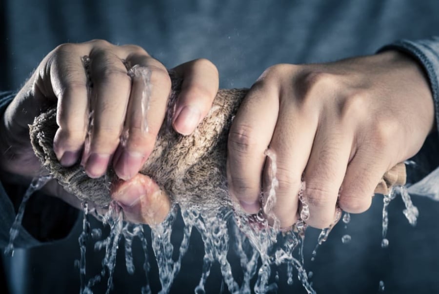 Khi cơ bắp suy yếu, cơ thể dễ xuất hiện viêm mạn tính, hệ thần kinh và mạch máu lão hóa nhanh hơn, đồng thời khả năng phục hồi và bảo vệ của não cũng giảm sút.    