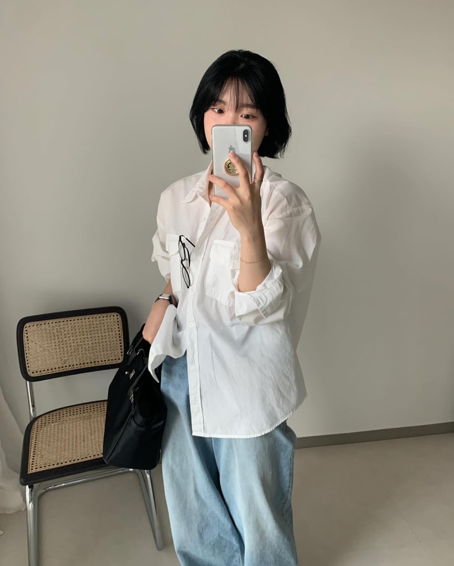 Cách phối này không chỉ tạo sự dễ chịu mà còn giúp vóc dáng trông cao ráo, cân đối hơn.