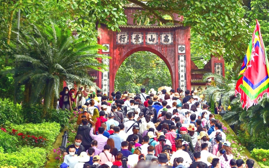 Căn cứ Điều 112 Bộ luật Lao động 2019, người lao động được nghỉ làm việc và hưởng nguyên lương vào các ngày lễ, tết theo quy định.