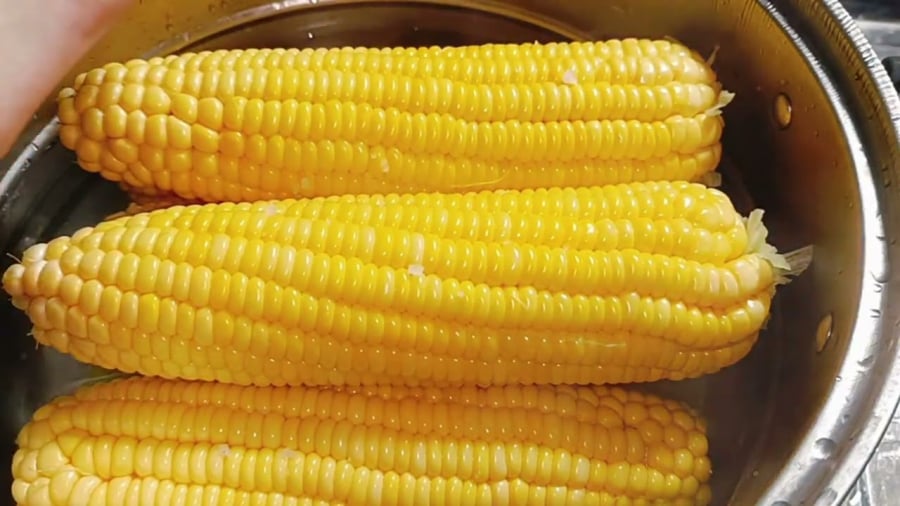 Luộc ngô thêm thứ này vào nồi, ngô ngọt - dẻo - thơm 21 Luộc ngô thêm thứ này vào nồi, ngô ngọt - dẻo - thơm