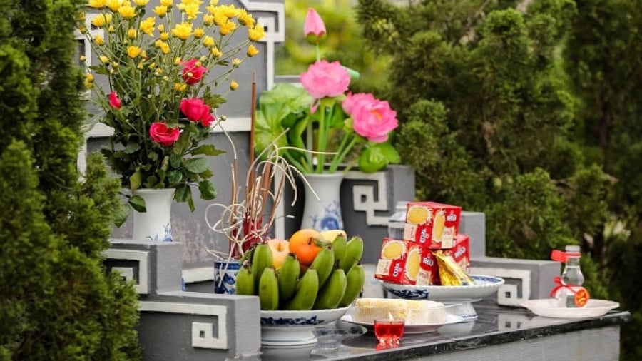 Gia đình có thể chọn ngày giờ thuận tiện với lịch trình của mọi người trong nhà để thực hiện nghi lễ tảo mộ.