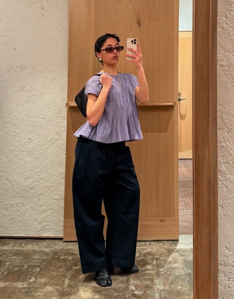 Không chỉ đơn thuần là một item mới lạ, barrel pants còn phản ánh xu hướng thời trang hiện đại