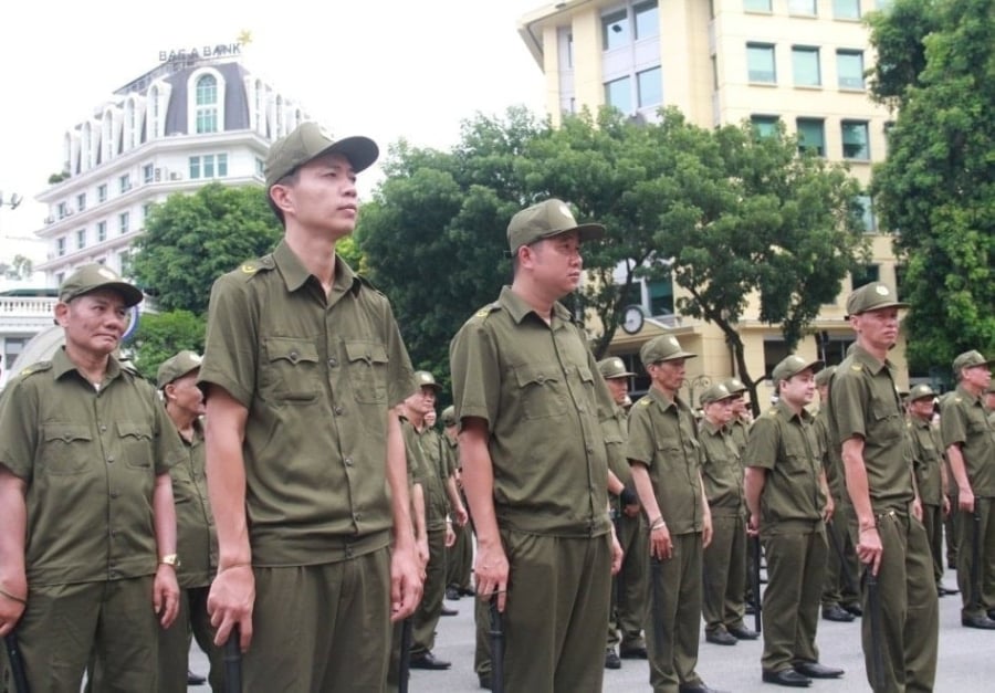 Nghị quyết 54/2025/NQ-HĐND cũng quy định rõ tiêu chí thành lập Tổ bảo vệ an ninh, trật tự, số lượng thành viên, mức bồi dưỡng và các khoản chi cho lực lượng tham gia bảo vệ an ninh, trật tự tại địa bàn TP.HCM.    