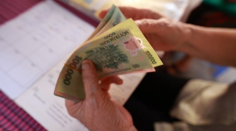 Dù áp dụng phương án nào, điểm chung là sau khi tăng theo tỷ lệ phần trăm, những người có mức hưởng thấp vẫn sẽ được hỗ trợ thêm để đạt ngưỡng tối thiểu 3,8 triệu đồng/tháng.    