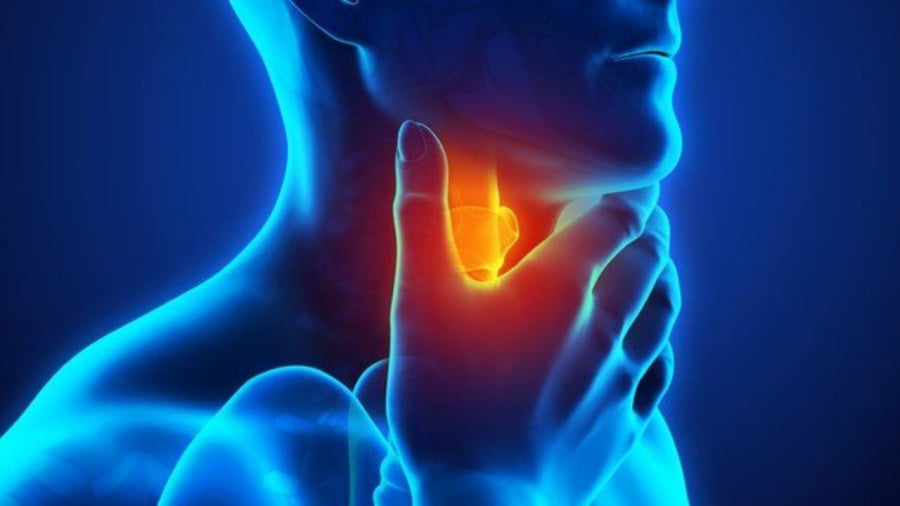 Khó thở hoặc đau vùng cổ    