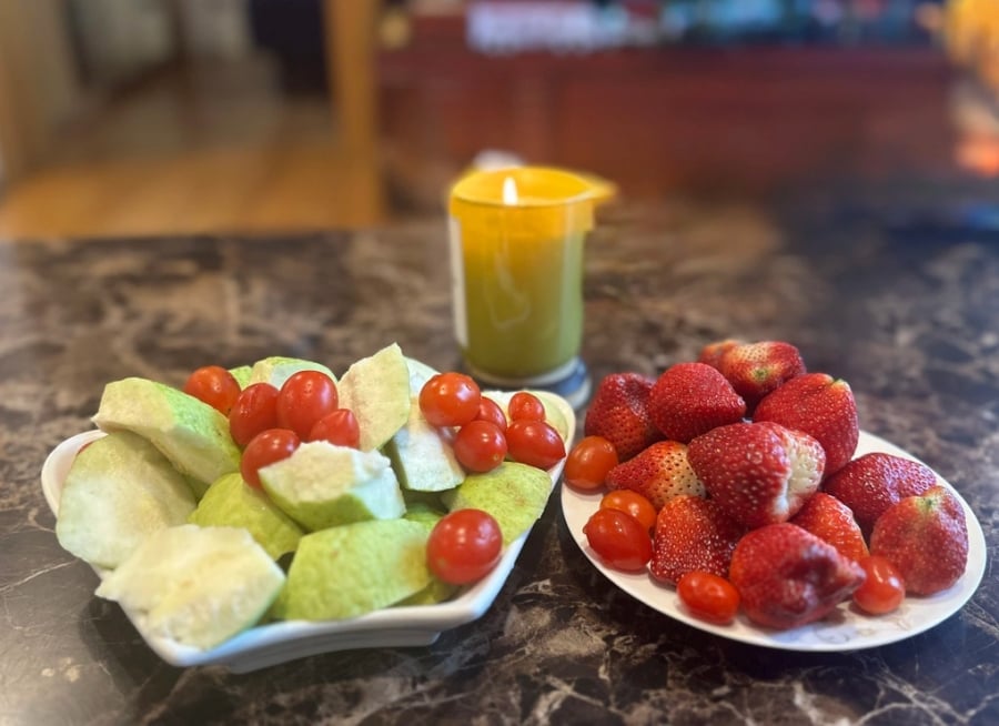 Có nên ăn hoa quả trước khi đi ngủ không?