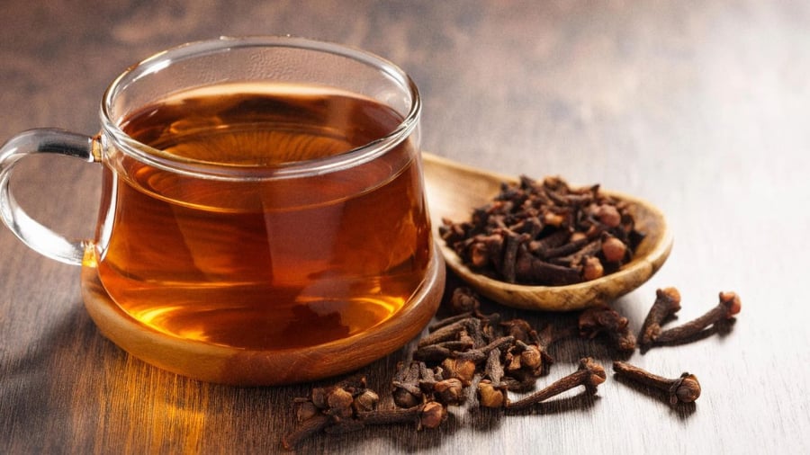 Uống nước đinh hương mang lại nhiều lợi ích cho sức khỏe.