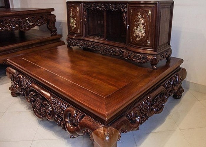 Những vật dụng quen thuộc trong gia đình như bát đĩa, nồi niêu, ấm trà hay bàn ăn… không chỉ phục vụ sinh hoạt mà còn mang ý nghĩa phong thủy riêng.