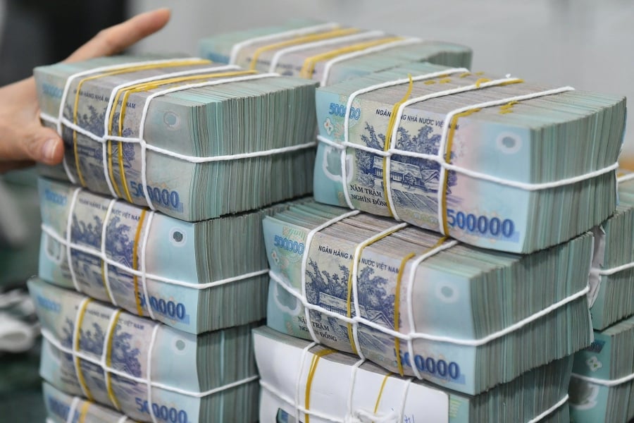 Theo đó, mức lương cơ sở dự kiến trên 2.530.000 đồng/tháng sẽ được Quốc hội xem xét, quyết định trong thời gian tới, đảm bảo phù hợp với tình hình kinh tế vĩ mô và khả năng ngân sách.    