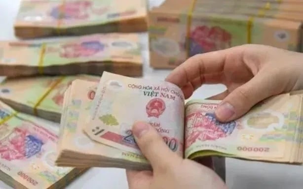 Bên cạnh đó, Chính phủ sẽ xem xét, điều chỉnh mức lương cơ sở sau khi báo cáo Quốc hội, căn cứ vào khả năng ngân sách nhà nước, chỉ số giá tiêu dùng và tốc độ tăng trưởng kinh tế.    