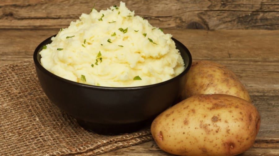 Khoai tây có chỉ số đường huyết trung bình nhưng khi đem nghiền nhuyễn, kết hợp với bơ, sữa, kem... sẽ làm tăng chỉ số đường huyết của món ăn.