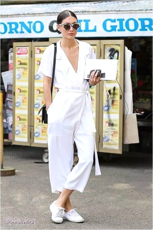 Quần short hoặc quần dài đều có điểm chung là cạp cao, form đứng, ống suông nhẹ để tạo độ gọn gàng và che khuyết điểm hiệu quả. 