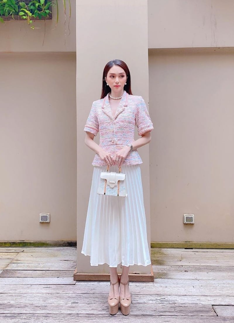 Sự kết hợp giữa hồng, trắng và đen luôn mang lại hiệu quả cao nhờ tính cân bằng rõ rệt. 