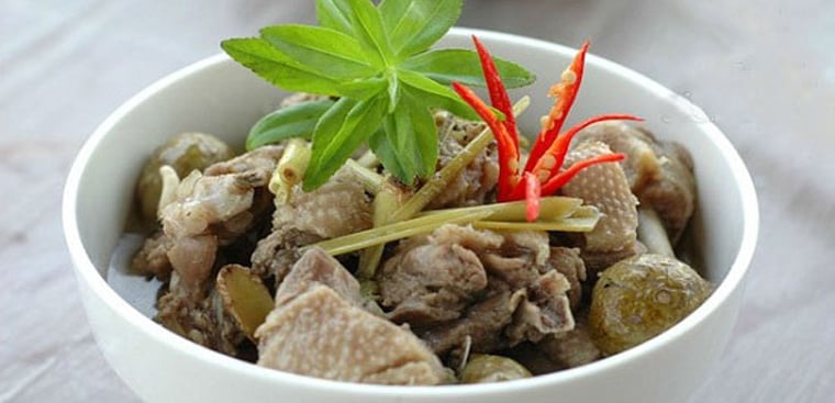 Cách nấu vịt om sấu ngon càng ăn càng cuốn