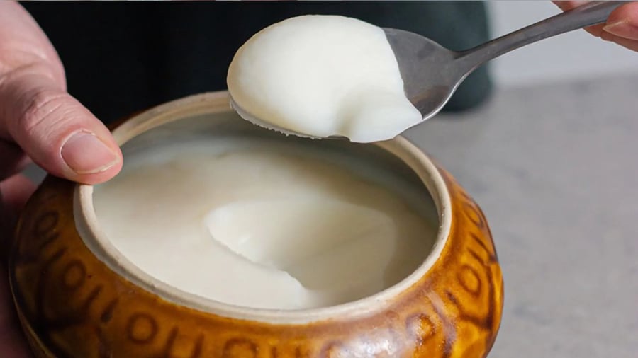 Thắng mỡ lợn đúng cách, bạn sẽ thu được phần mỡ nước thơm ngon, để lâu không hỏng.