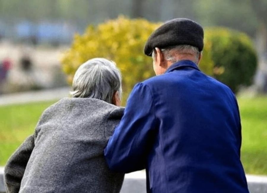 Ở độ tuổi trung niên và cao tuổi, điều quan trọng hơn cả là giữ gìn sự hòa thuận, biết kiểm soát cảm xúc và giải quyết mâu thuẫn một cách riêng tư, nhẹ nhàng, để không ảnh hưởng đến không khí gia đình.    