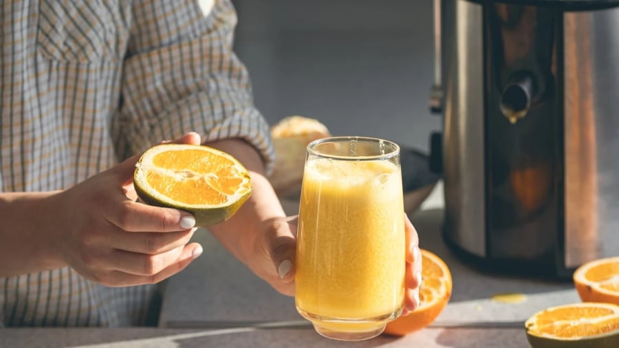 5 người này uống nước ép cam gấp đôi chất bổ