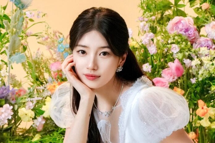 Bae Suzy lựa chọn cách vỗ nhiều lớp toner thay vì dùng một lần với lượng lớn. 