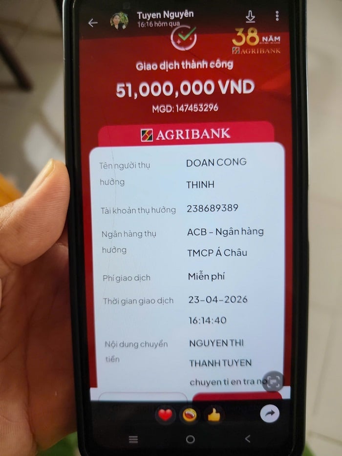 Nhận lại tài sản, anh Đoàn Công Thịnh bày tỏ sự vui mừng và gửi lời cảm ơn tới Công an xã Đạ Huoai 3 vì đã hỗ trợ kịp thời, cũng như trân trọng tinh thần trung thực, thiện chí của anh Trà trong việc xử lý sự việc.    