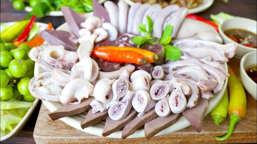 Người mắc 1 trong 5 bệnh này tuyệt đối không được ăn lòng lợn