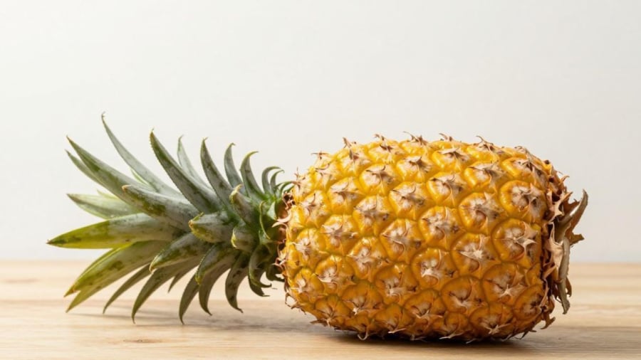 Dứa là loại quả có vị chua ngọt và mùi thơm đặc trưng giúp kích thích vị giác.