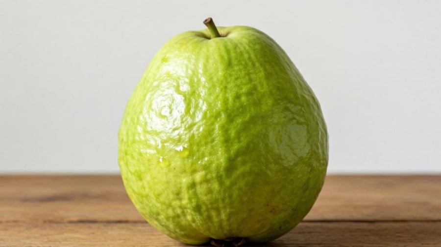 Ổi chứa nhiều vitamin C, giúp tăng cường sức đề kháng.