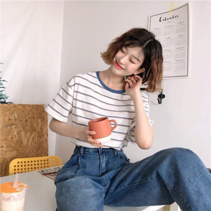 Họa tiết kẻ ngang luôn giữ được sức hút nhờ tính ứng dụng cao và vẻ ngoài trẻ trung. 
