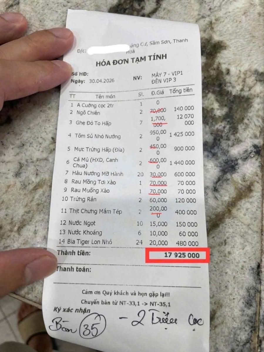 Qua quá trình xác minh, Công an phường Sầm Sơn đã làm việc với anh H.D.C. (SN 1992, trú phường Xuân Đỉnh, Hà Nội), là trưởng đoàn khách, cùng một số thành viên liên quan.    