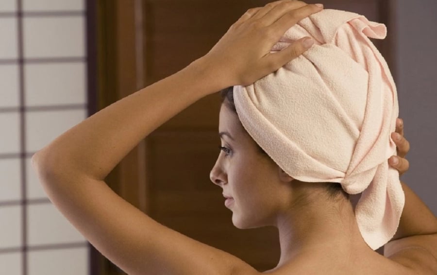 Một trong những phương pháp ít người nghĩ đến nhưng lại mang hiệu quả cao là ủ tóc bằng đậu bắp. 