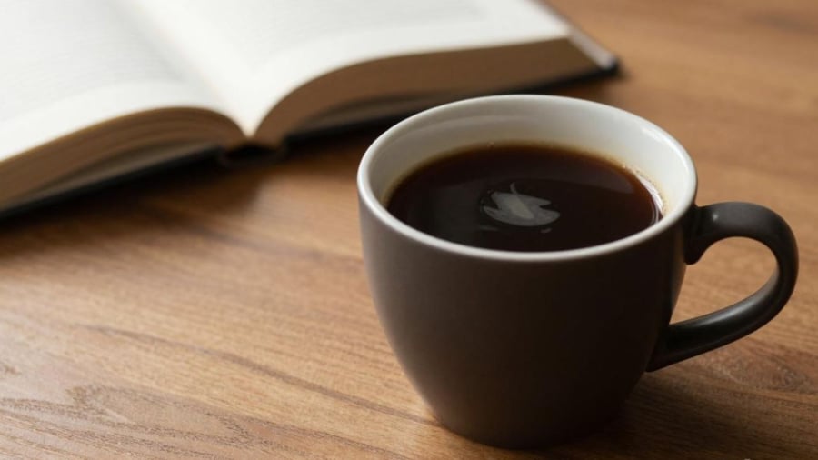 Uống cà phê trước bữa ăn có thể giảm cảm giác thèm ăn.