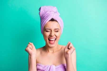  Khi không được bảo vệ đúng cách, da rất dễ rơi vào tình trạng tăng sắc tố, khiến hiệu quả dưỡng trắng bị giảm sút.