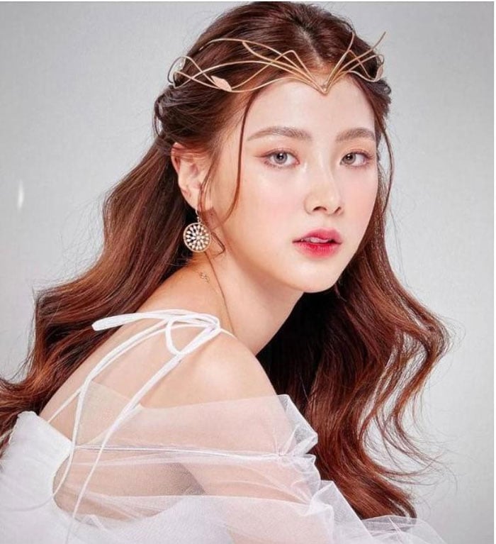 Lực ma sát mạnh có thể làm vỡ các nốt mụn viêm và khiến tình trạng trở nên nghiêm trọng hơn.