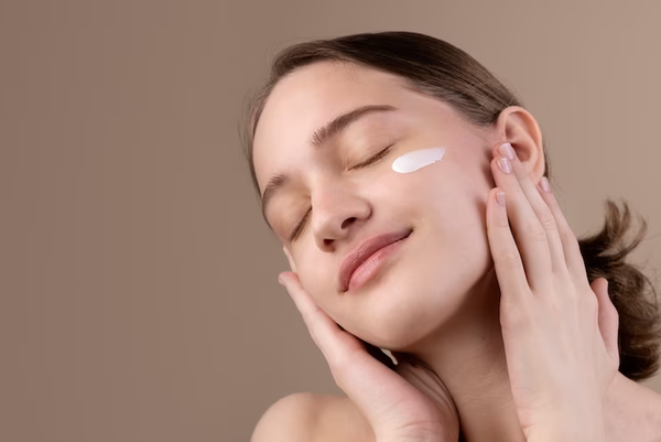 Muốn chống nắng hiệu quả, điều quan trọng không chỉ nằm ở chỉ số SPF mà còn phải hiểu rõ loại da và cách bảo vệ da toàn diện trước tia UV.