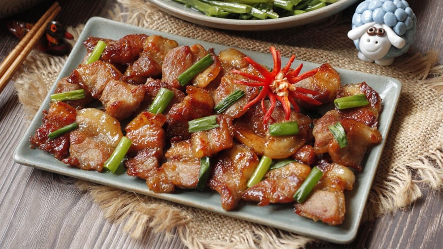 Người bị bệnh gout không nên ăn nhiều thịt lợn.