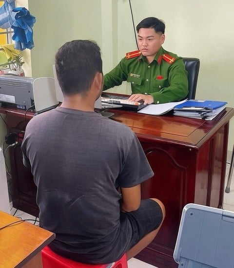 Ngày 13/5, Công an xã Tân Tập (Tây Ninh) cho biết đã ra quyết định xử phạt hành chính 7 triệu đồng đối với Trần Văn D. (SN 1997, ngụ xã Tân Tập) về hành vi “sàm sỡ, quấy rối tình dục”.    