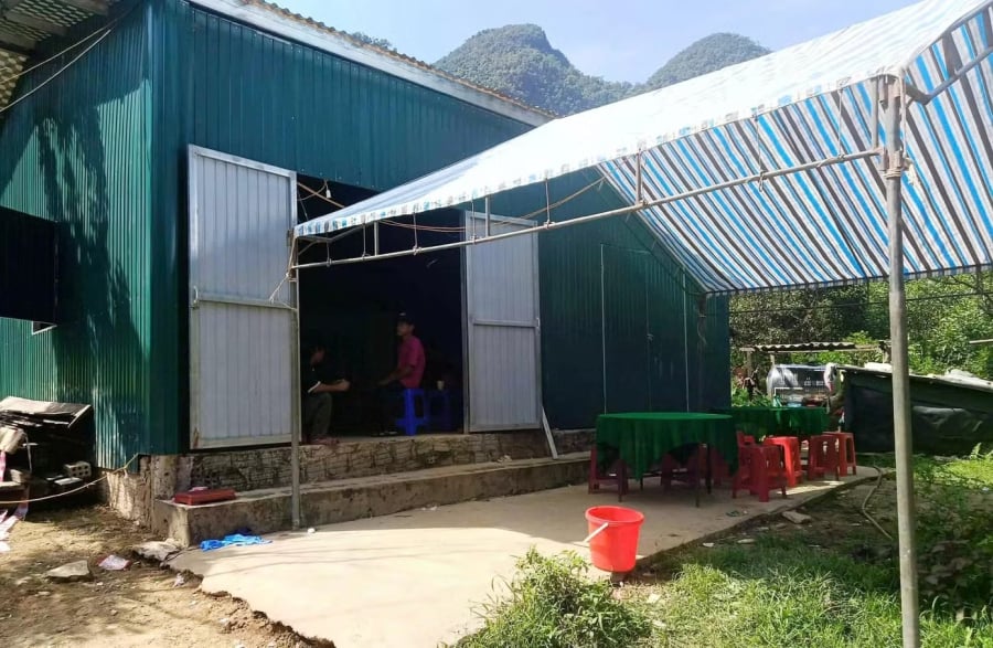 Hiện cơ quan công an đã phong tỏa khu vực lán rẫy, tiến hành các thủ tục khám nghiệm cần thiết để điều tra, làm rõ toàn bộ vụ việc theo quy định của pháp luật.