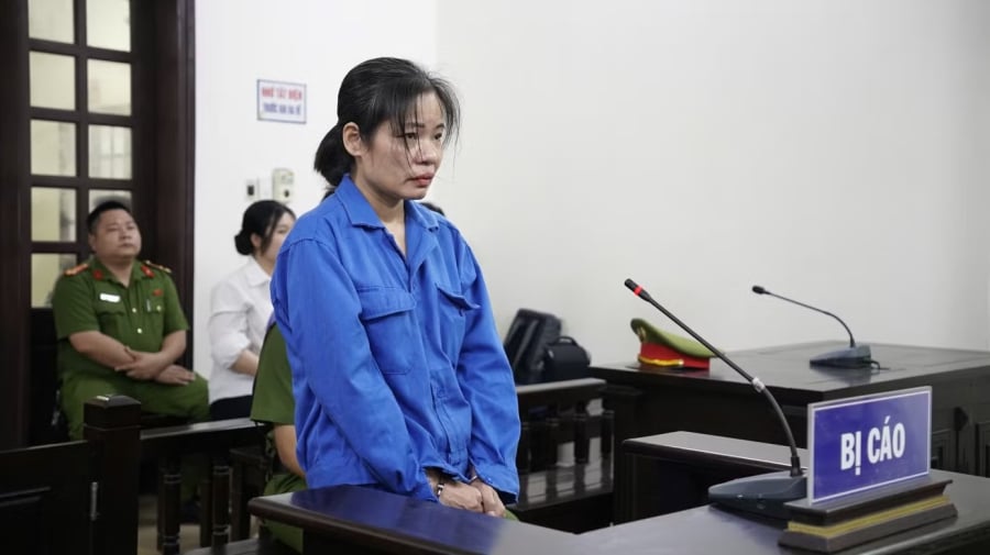 Sáng 14/5, Tòa án nhân dân khu vực 5 Hà Nội mở phiên xét xử bị cáo Trương Thị Bắc (SN 1979, quê Thanh Hóa) về tội “Hành hạ người khác”.    