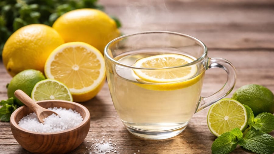 2 khung giờ vàng uống nước chanh muối ấm giúp thải độc ruột, giảm cân cấp tốc