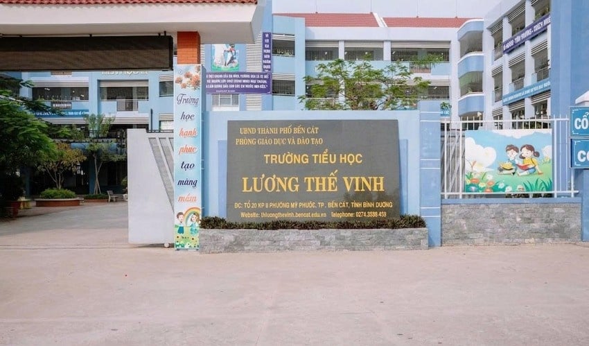 Theo đó, UBND phường đã tiếp nhận đơn xin thôi giữ chức Hiệu trưởng của cô Nguyễn Thị Mỹ Hạnh. Hiện địa phương đang thực hiện quy trình nhân sự để chuẩn bị bổ nhiệm hiệu trưởng mới cho nhà trường.    