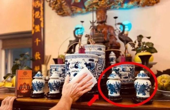 Theo các chuyên gia phong thủy, hũ gạo và hũ muối còn được xem là biểu tượng của sự đủ đầy, sung túc và lòng biết ơn đối với tổ tiên, thần linh.    