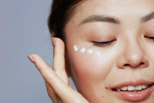 Nhiều chuyên gia cho rằng việc chăm sóc làn da sau tuổi 40 cần chú trọng tính lâu dài thay vì phụ thuộc vào các phương pháp ngắn hạn. 